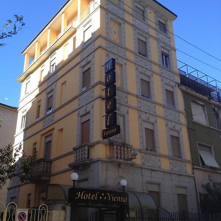 Hotel Vienna Milán Exterior foto