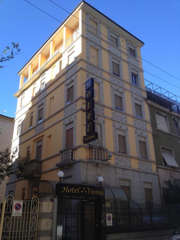 Hotel Vienna Milán Exterior foto